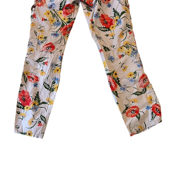 Anthropologie Hei Hei Floral Cargo Cropped Pants - 2 - Picture 8 of 13